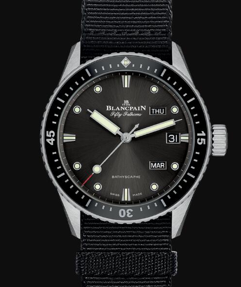 Review Blancpain Fifty Fathoms Watch Review Bathyscaphe Quantième Annuel Replica Watch 5071 1110 NABA - Click Image to Close
